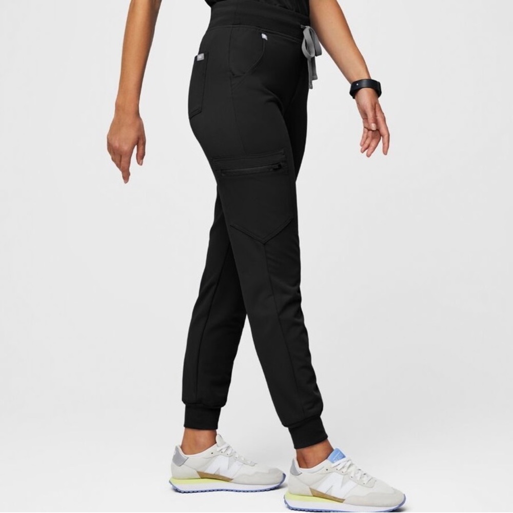 FIGS High Waisted Zamora Jogger Scrub Pants